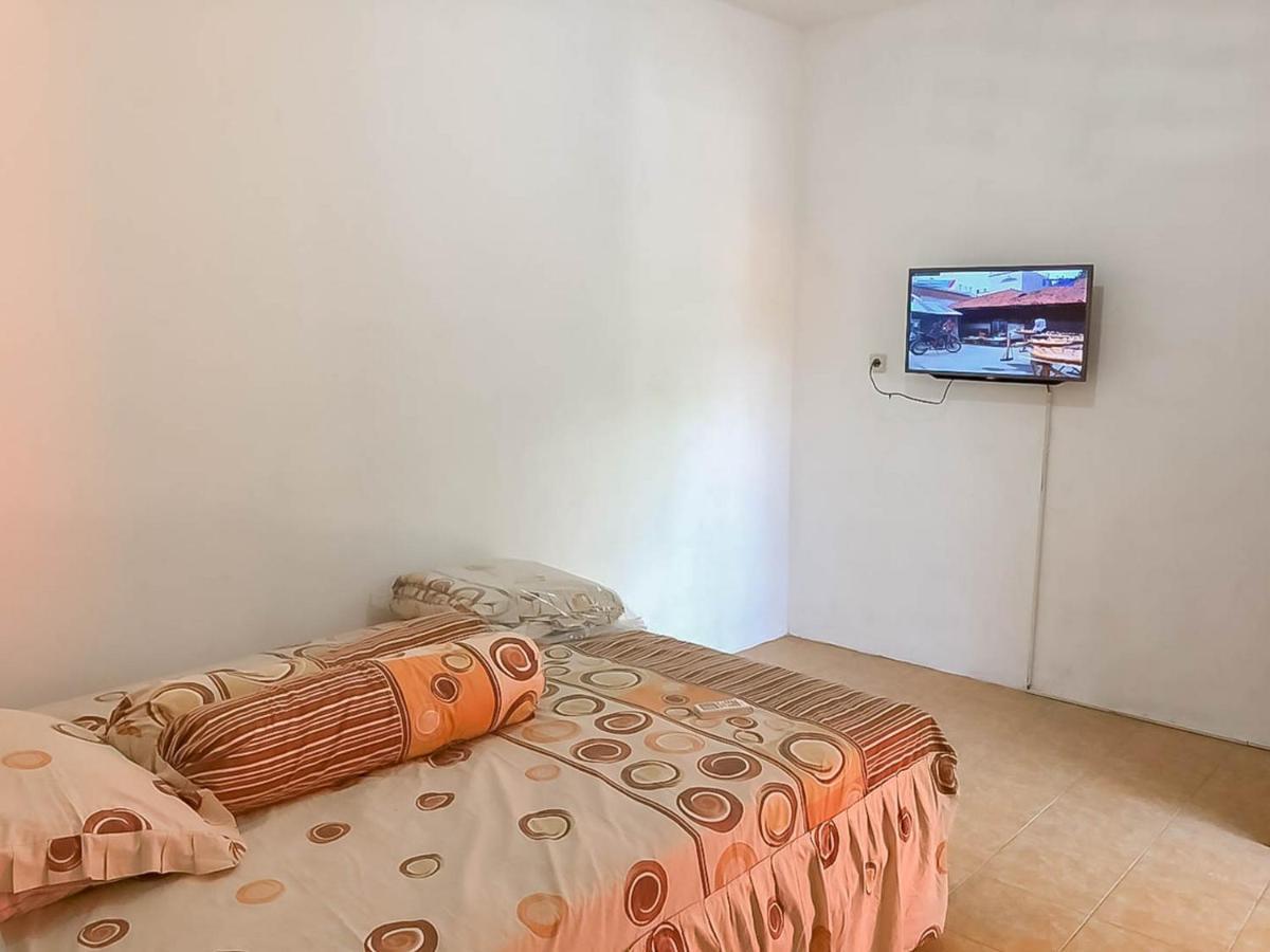 Rumah Panggung Guest House Syariah Mitra Reddoorz Чиребон Екстер'єр фото