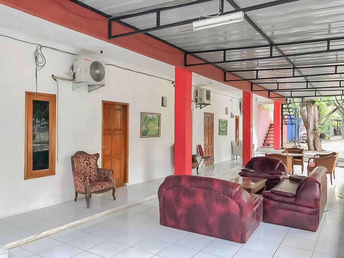 Rumah Panggung Guest House Syariah Mitra Reddoorz Чиребон Екстер'єр фото